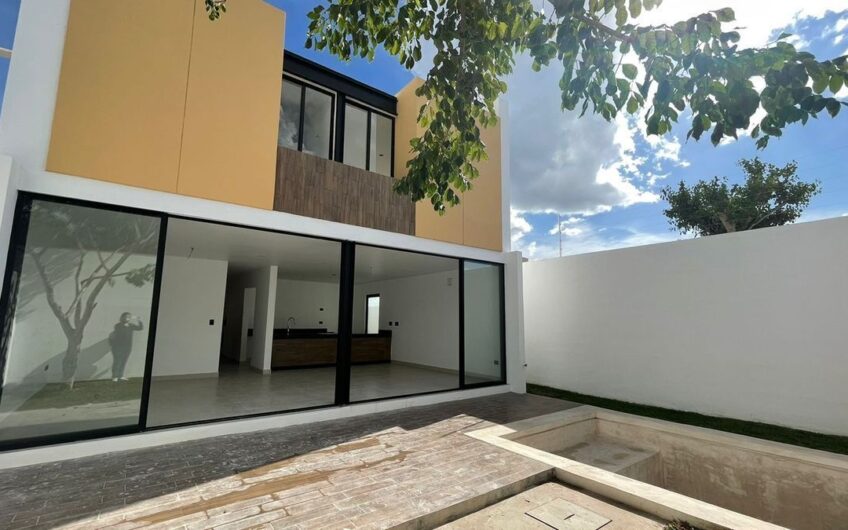Casa al norte de Mérida en privada